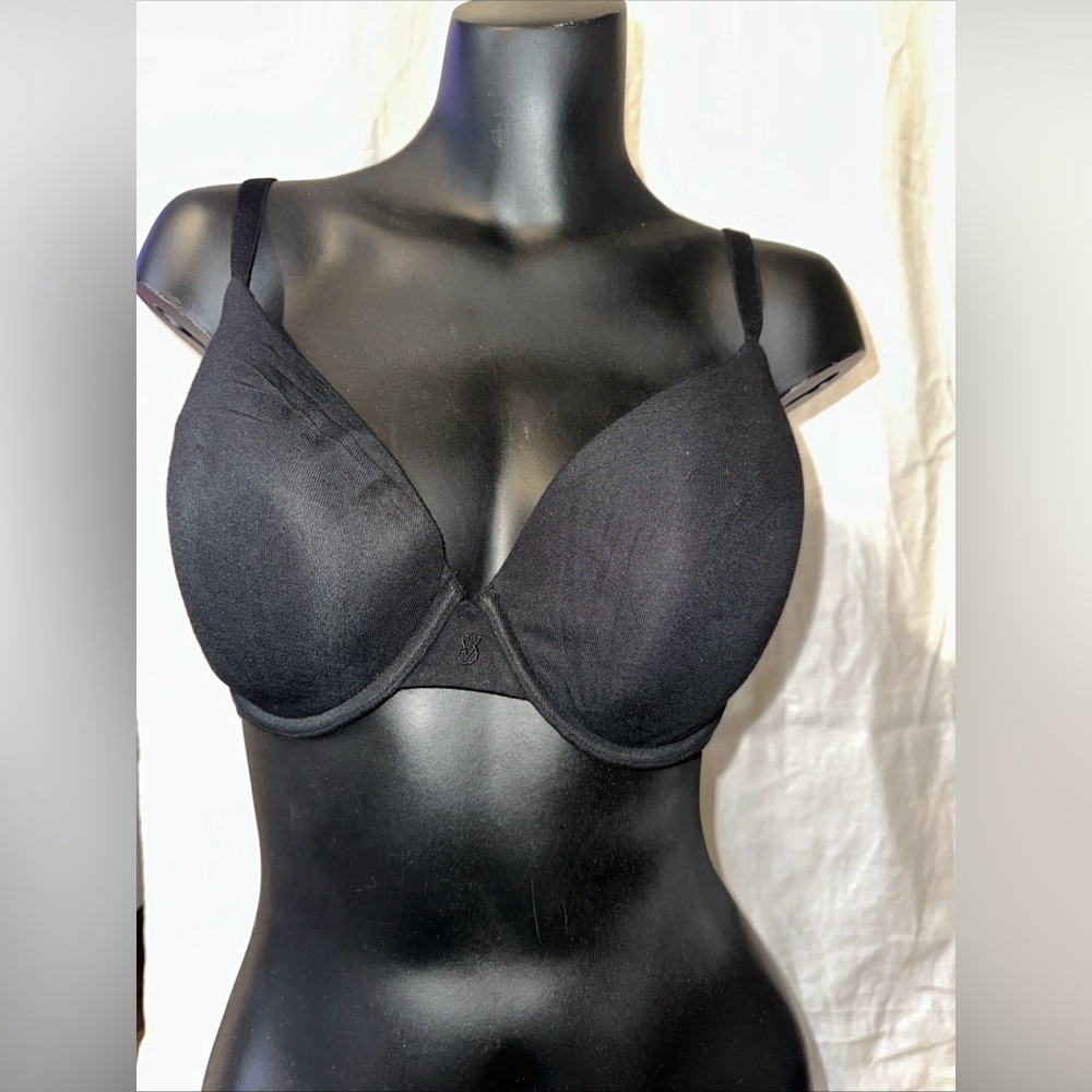 Victoria’s Secret Black Forever Bra size 38D AA17